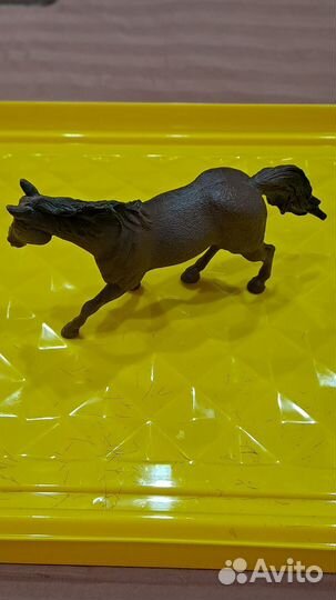 Фигурки лошадей