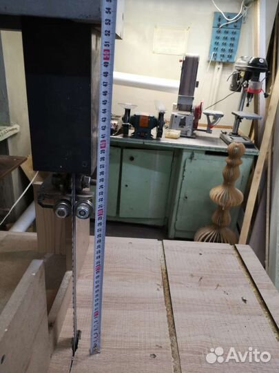 Раскрой, распил дерева на ленточный пиле