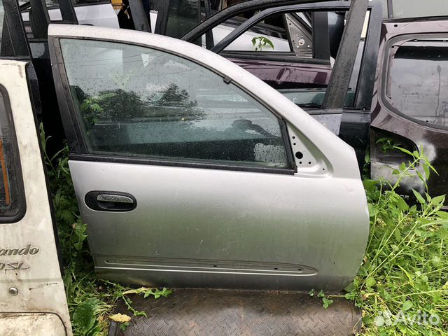 Дверь передняя правая для nissan almera