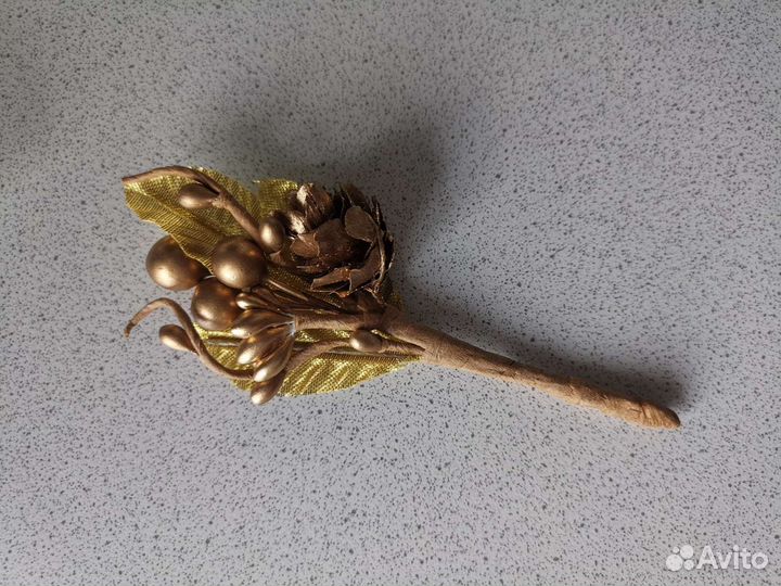 Букетики с сосновыми шишками