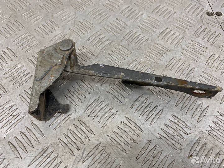 Б/У петля капота правый Hyundai Accent LC D3EA