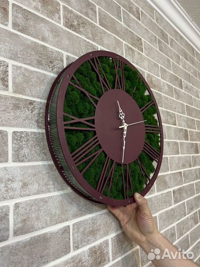 Часы со мхом