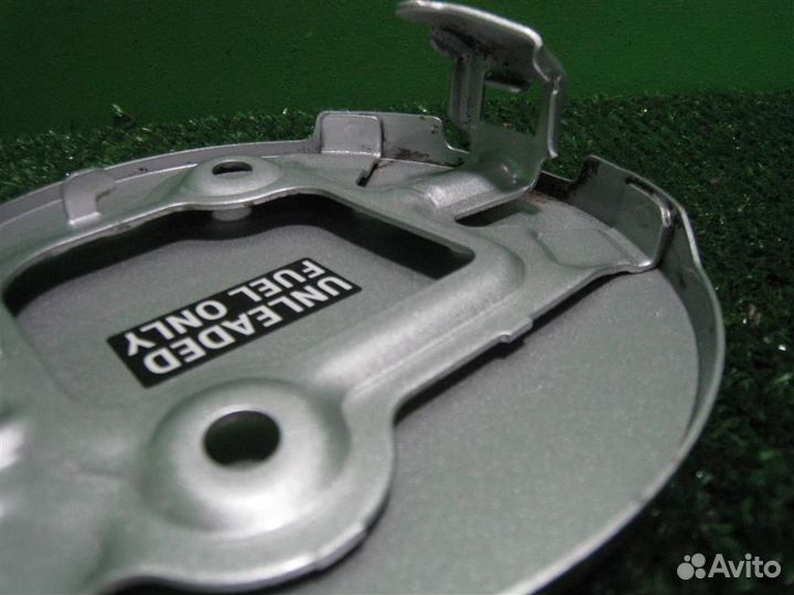 Лючок топливного бака Toyota Auris E150 2010