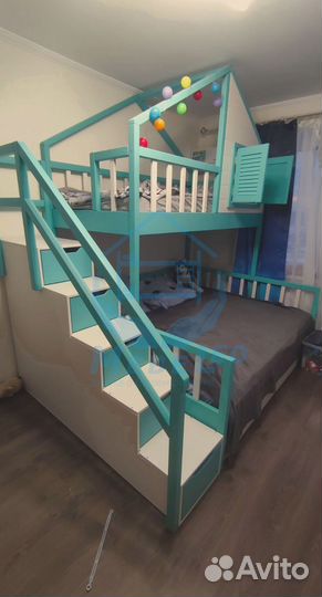 Двухъярусная кровать