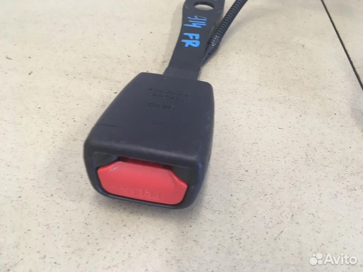 Ответная часть ремня безопасности Hi Lux 2015