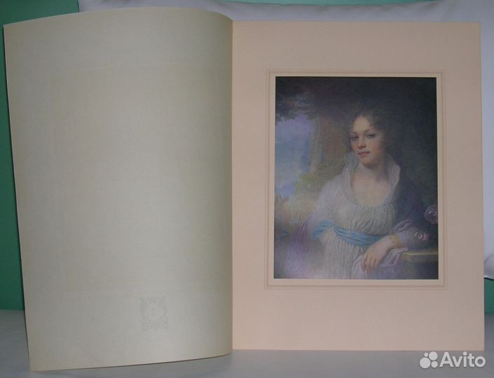 Альбомы -фото, с репродукциями картин. Антиквариат