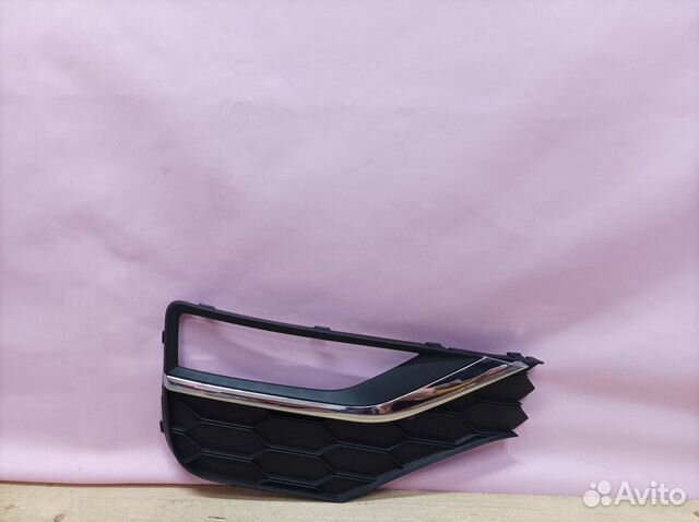 Окантовка птф правая Volkswagen Amarok 2 на 2010