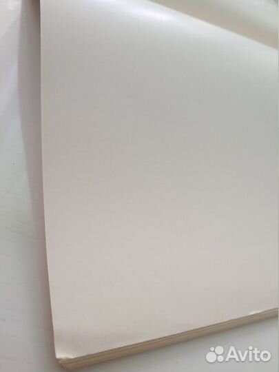 Бумага мелованная белая (40 x 29) см * 33 листа