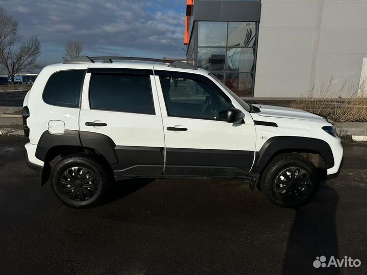 ВАЗ Niva Travel 1.7 МТ, 2022, 20 880 км