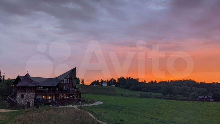 Дом 700 м² на участке 7 га