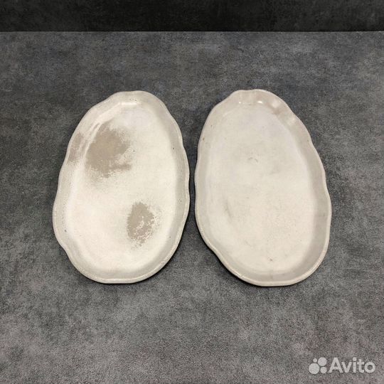 Овальный бетонный поднос