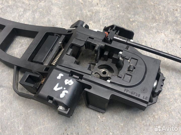 Кронштейн ручки наружный задний левый Ford Focus 3