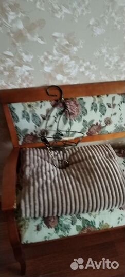 Подставка для цветов настенная