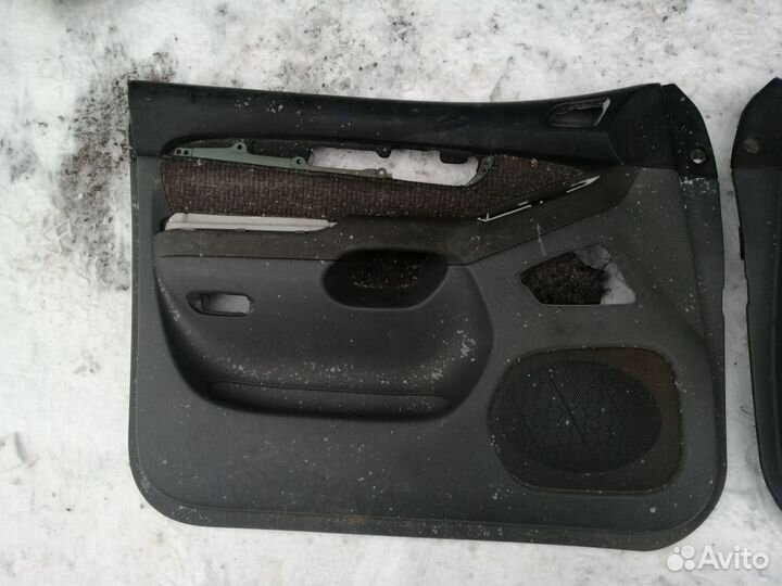 Обшивка передней двери Toyota LC Prado 120