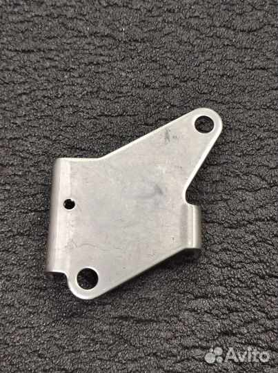 Кронштейн тросов лодочного мотора Tohatsu 40-50, 2 такта