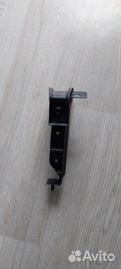 Кронштейн крепления Subaru Forester SF5