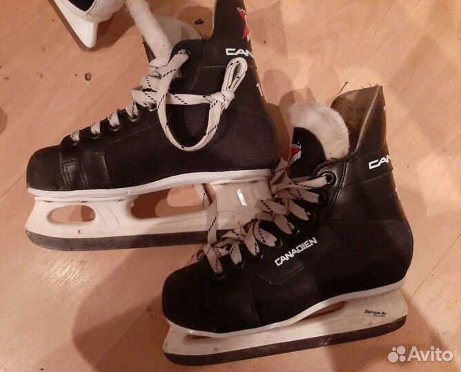 Коньки хоккейные