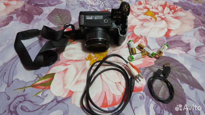 Цифровой фотоаппарат Canon Power Shot SX10 is