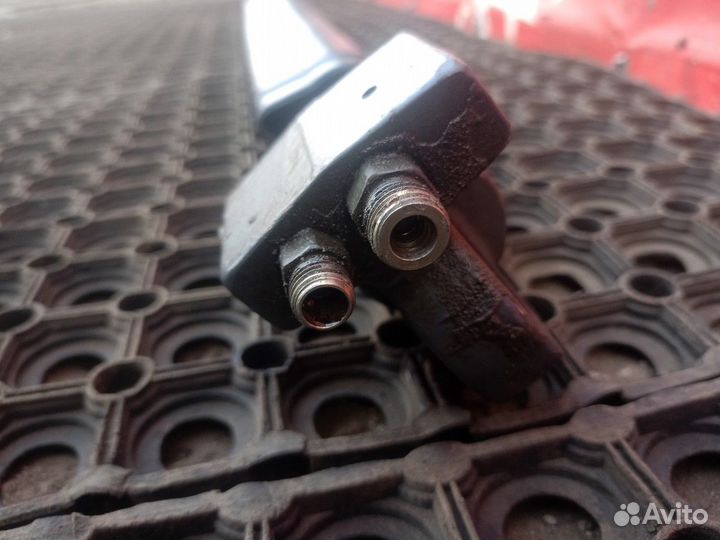 Цилиндр подъёма кабины 2018 г. Daf XF106