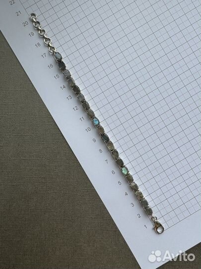 Серебряный браслет с лабрадором