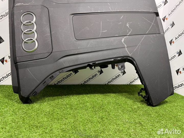 Декоративная крышка двигателя Audi Q7 4M0 2020