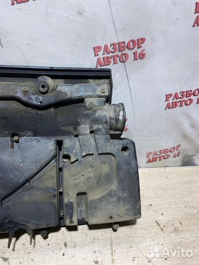 Крышка двигателя Ford Fusion