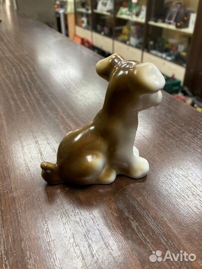 Статуэтка собачка фарфор