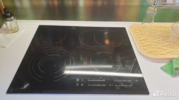 Электрическая встраиваемая варочная панель