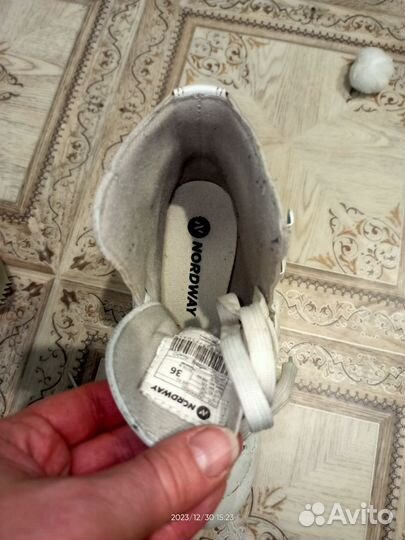 Коньки фигурные 36 размер