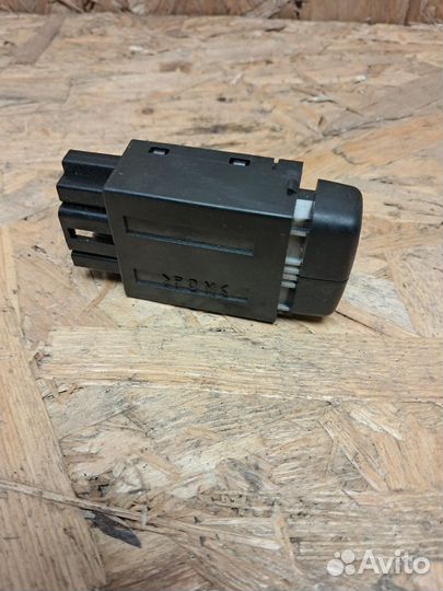 Кнопка включения противотуманных фар Mitsubishi