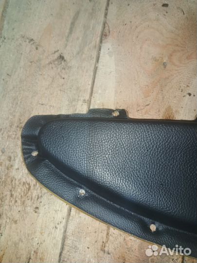 Правая накладка двери кожа Dodge Stratus 2002г