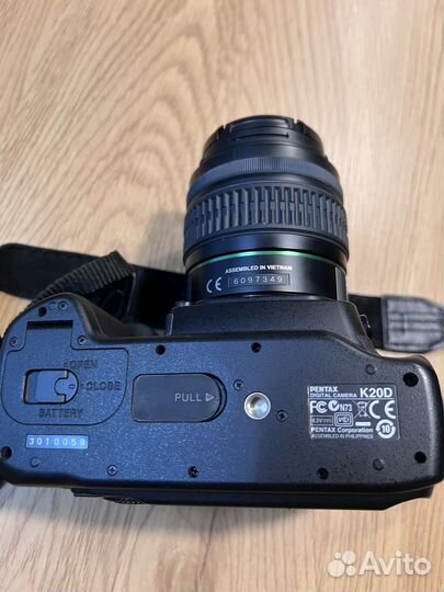 Цифровой зеркальный фотоаппарат Pentax K20D