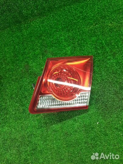Фонарь крышки багажника правый Chevrolet Cruze J30