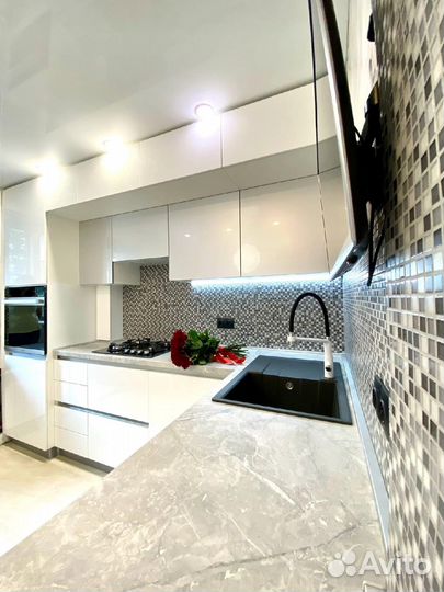 Угловая кухня на заказ. Фабрика