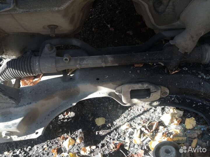 Подрамник toyota yaris 2