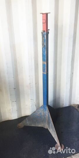 Подставка стойка под авто