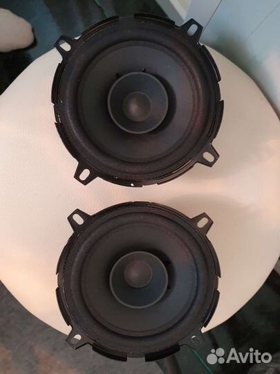 Колонки в авто 13 см