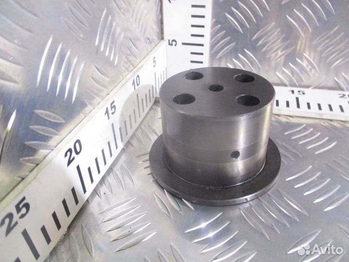 Ось промежуточной шестерни MAN 51045060078