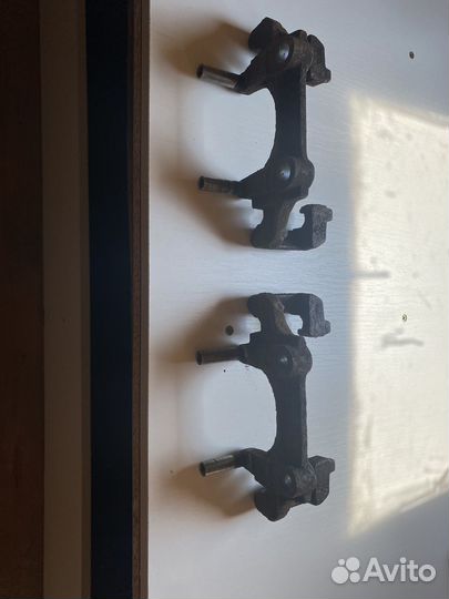 Скоба суппорта ауди тт