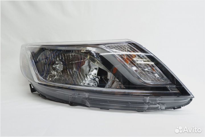 Фара правая Kia Rio 3 QB (2011-2017) 2011-2015