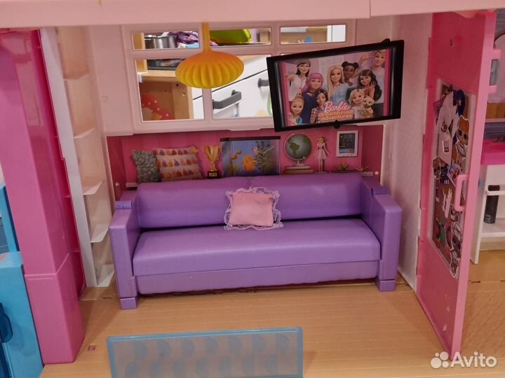 Большой кукольный домик