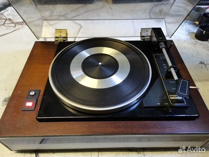 Виктория-003 виниловый проигрыватель