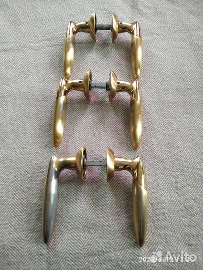 Межкомнатные дверные ручки + замки к ним