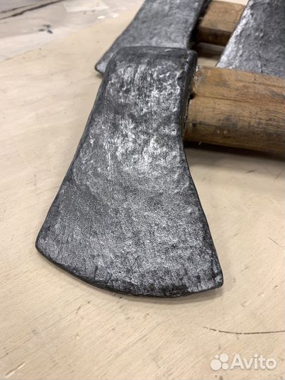 Топор бутафорский