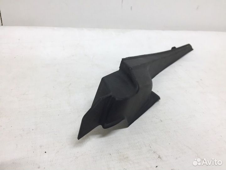 Уплотнитель лобового стекла передний правый Lexus