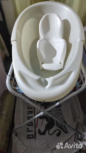 Ванночка для купания с подставкой