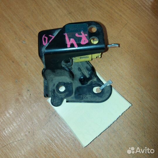 Датчик удара передний Toyota Rav4 20 2000-2005