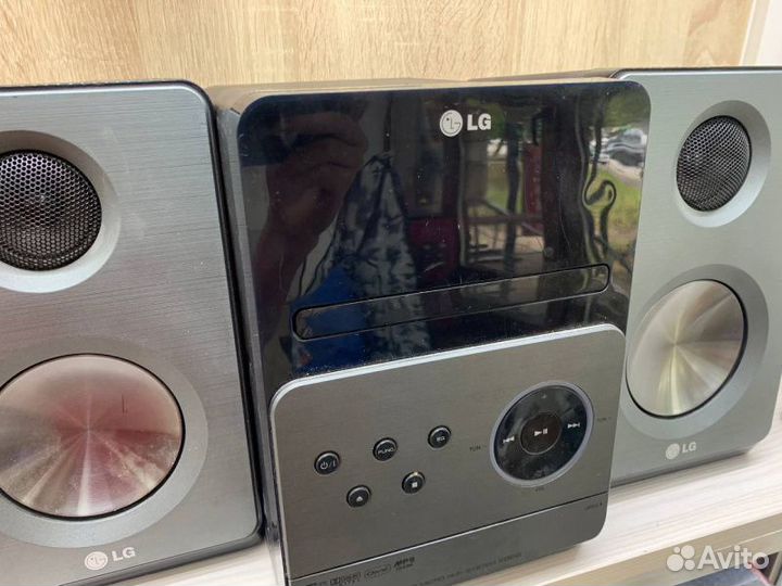 Музыкальный центр LG xb 66