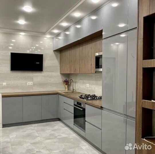 Кухонный гарнитур на заказ от фабрики