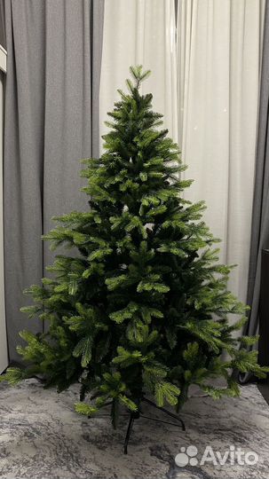 Ель искуственная литая с гирляндой